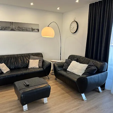 Modernes Deluxe-apartment In Kaarst, Nahe Duesseldorf, 93qm * Карст