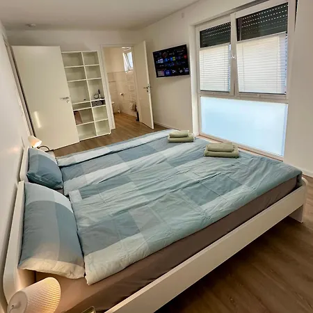 Modernes Deluxe-apartment In Kaarst, Nahe Duesseldorf, 93qm * Kaarst