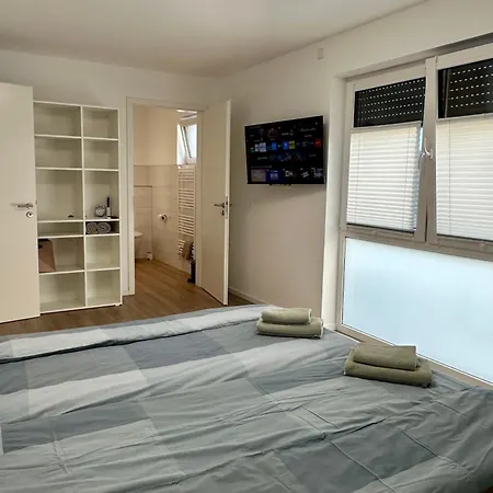 Modernes Deluxe-apartment In Kaarst, Nahe Duesseldorf, 93qm